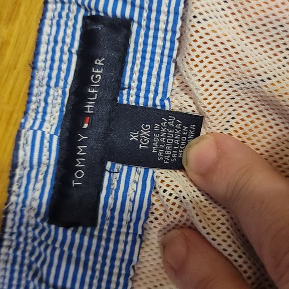 Tommy Hilfiger swim trunks xl - Picture 3 of 6